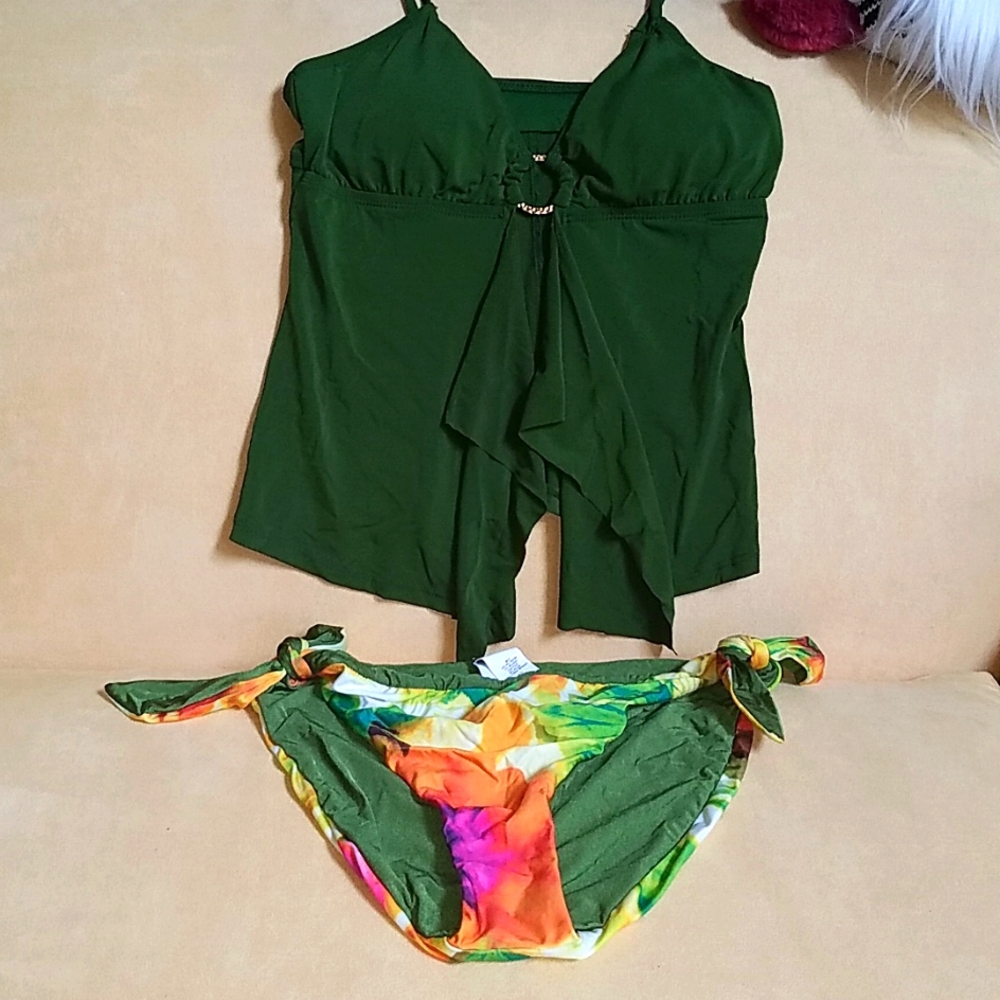Robin piccone tankini top med, W swim bottom large.